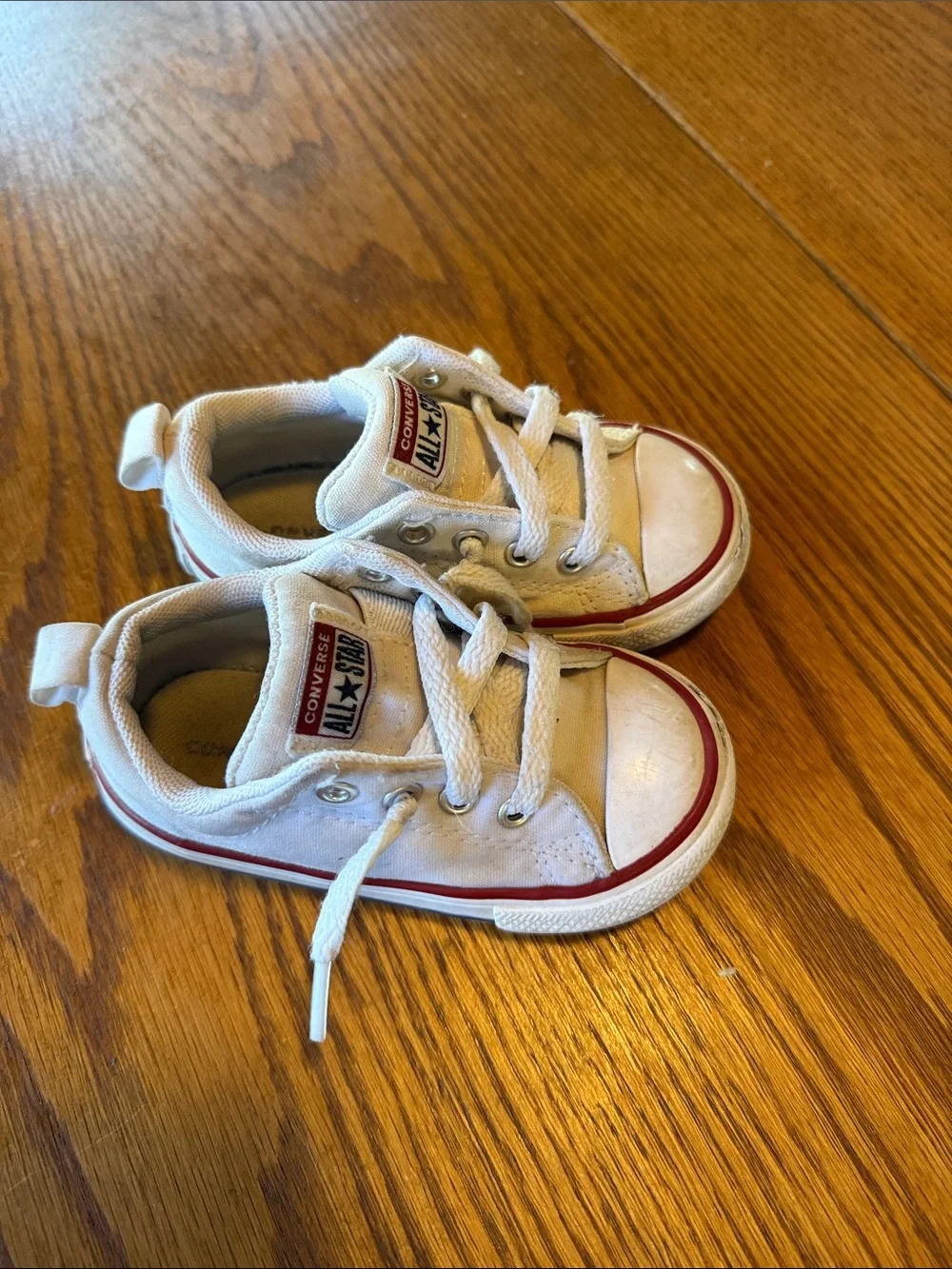 Toddler Converse White sneakers with Red stripe low-top